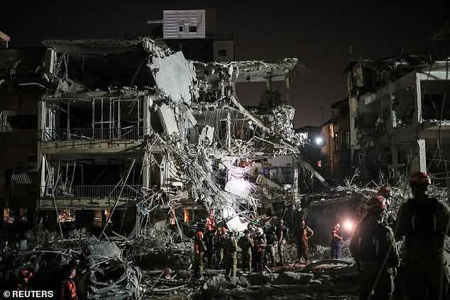 Skies of Fire: A Stark Image from the Israel-Iran Conflict